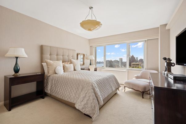 Bedroom, Interior, Pendant Lights
