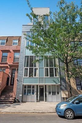 Exterior, Facade, Brick Facade, Rowhouse