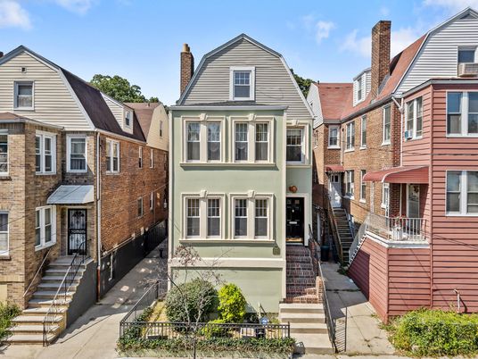 Exterior, Facade, Brick Facade, Rowhouse