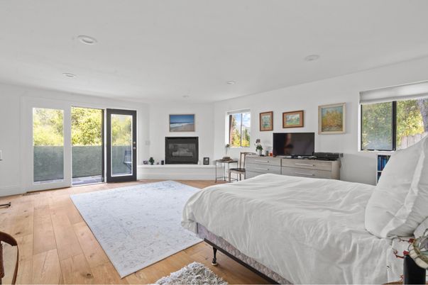 Bedroom, Fireplace, Interior, Recessed Lighting, Wood Texture Flooring