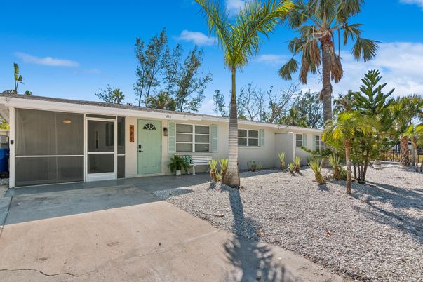 Backyard, Exterior, Facade, Ranch