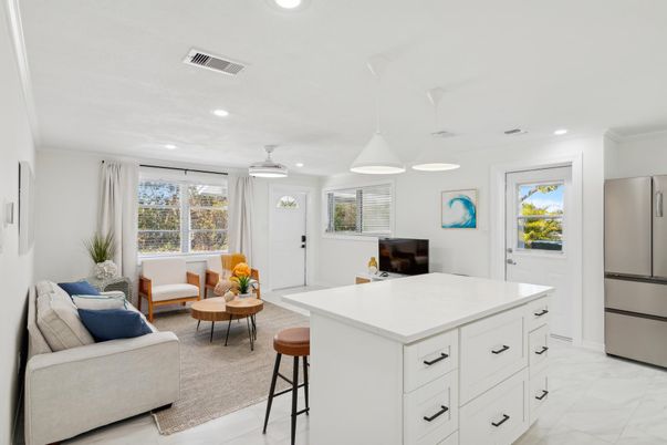 Interior, Kitchen, Living room, Marble, Pendant Lights, Recessed Lighting