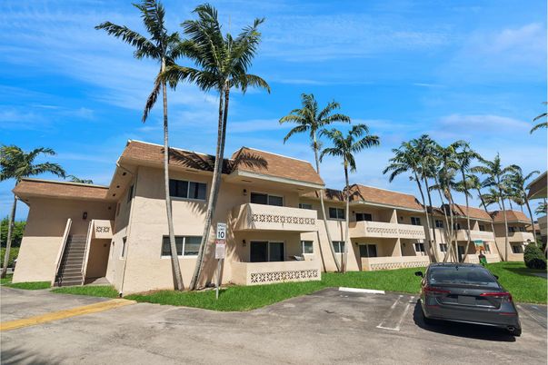 Exterior, Facade, Condo Building