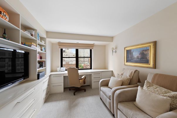 Home Office, Interior