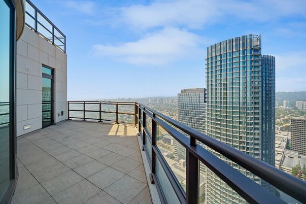 Exterior, Other, Skyline