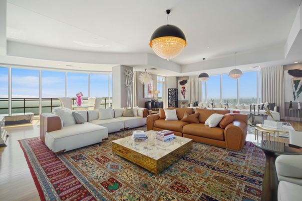 Chandelier, Dining room, Interior, Living room, Pendant Lights, Recessed Lighting, Wood Texture Flooring