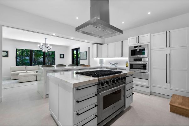 Dining room, Interior, Kitchen, Living room, Pendant Lights, Recessed Lighting, Stainless Steel Appliances