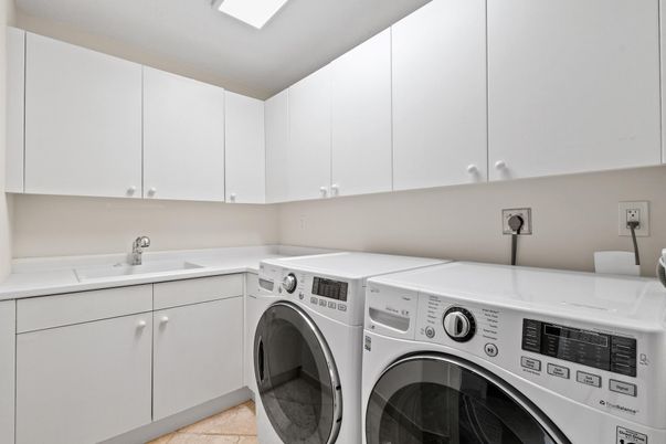 Interior, Washer