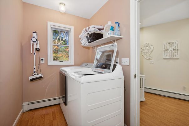 Interior, Washer, Wood Texture Flooring