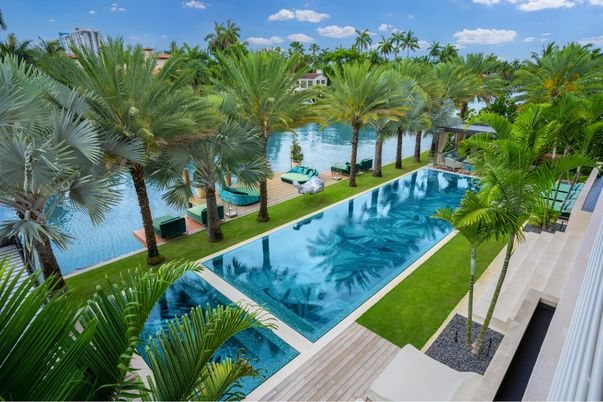 Exterior, Pool, Water