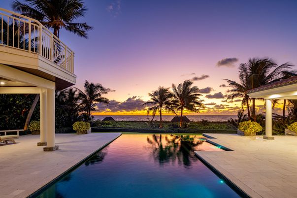 Exterior, Lake, Pool