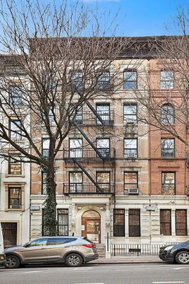 Exterior, Facade, Brick Facade, Rowhouse