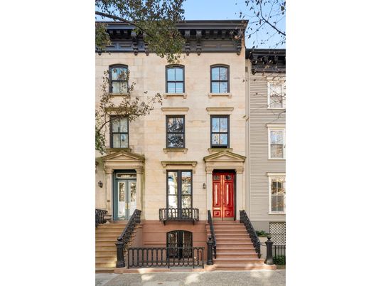 Exterior, Facade, Brownstone