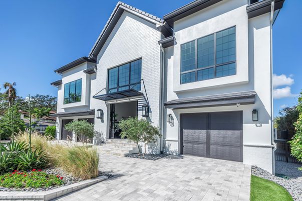 Attached, Exterior, Facade, Mediterranean