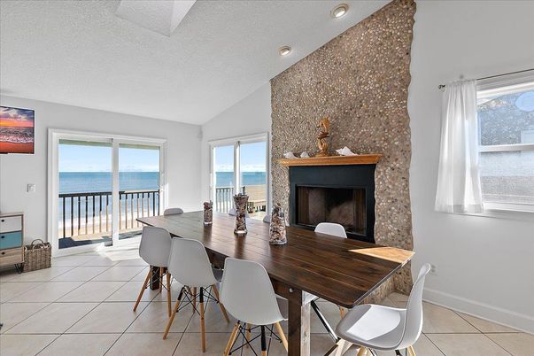 Dining room, Fireplace, Interior, Recessed Lighting, Water