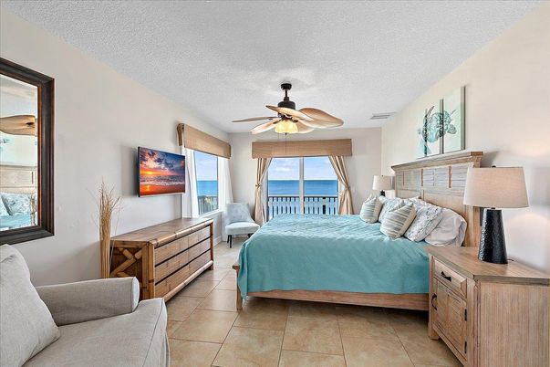 Bedroom, Interior, Water