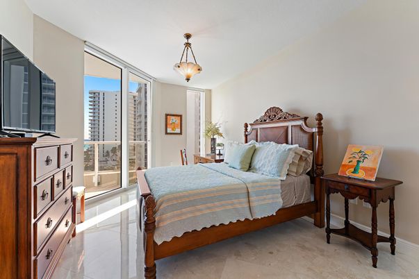 Bedroom, Interior, Pendant Lights