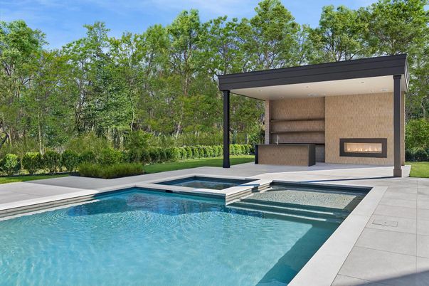 Exterior, Fireplace, Pool