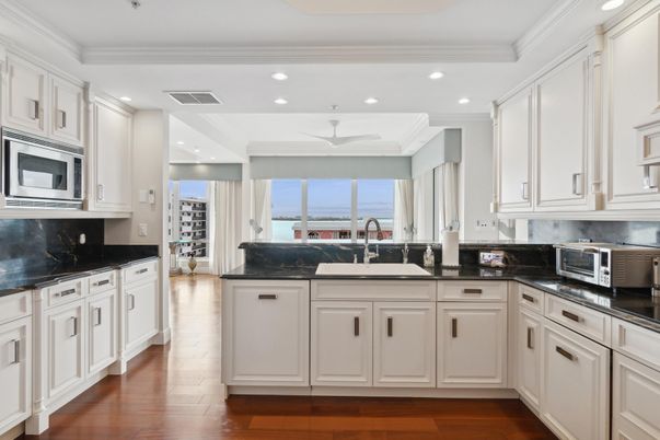 Interior, Kitchen, Recessed Lighting, Wood Texture Flooring