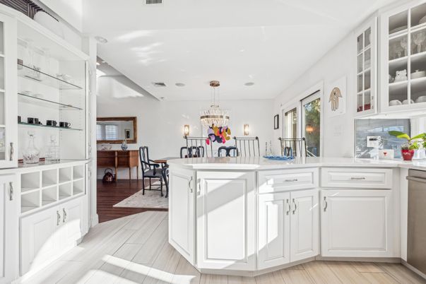 Chandelier, Dining room, Interior, Kitchen, Wood Texture Flooring