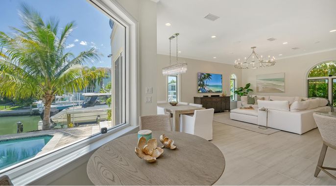 Chandelier, Dining room, Interior, Living room, Pendant Lights, Recessed Lighting