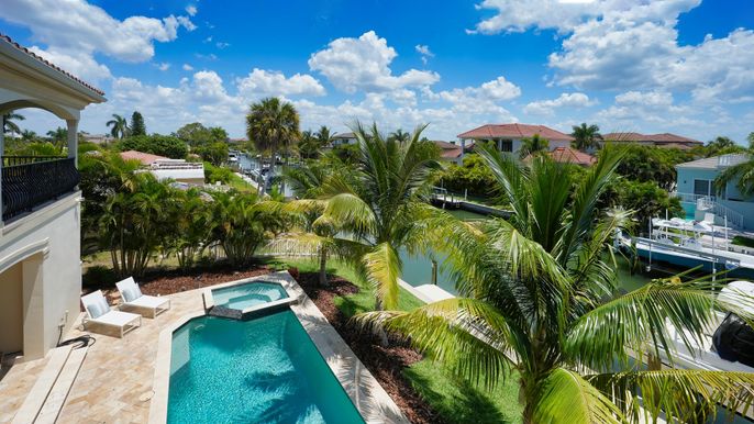 Exterior, Pool, Water
