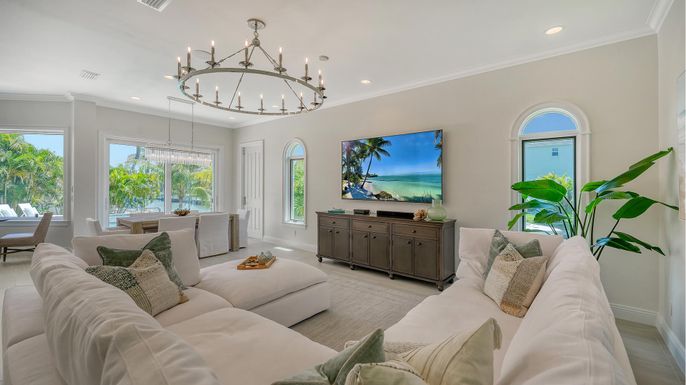 Chandelier, Dining room, Interior, Living room, Pendant Lights, Recessed Lighting
