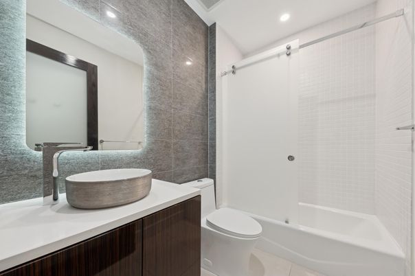 Bathroom, Interior, Recessed Lighting