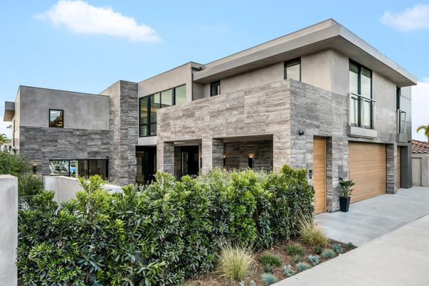 Attached, Exterior, Facade, Modern