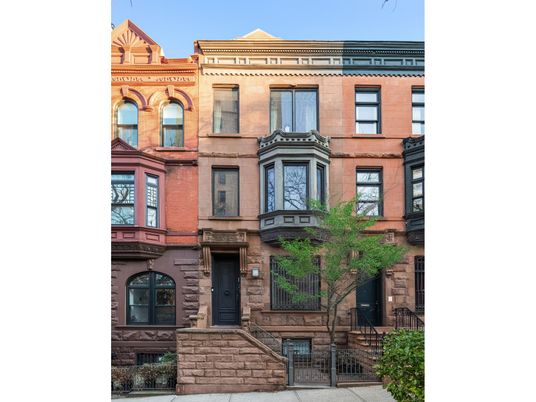 Exterior, Facade, Brownstone
