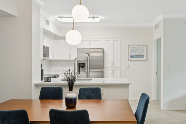 Dining room, Interior, Kitchen, Pendant Lights, Stainless Steel Appliances