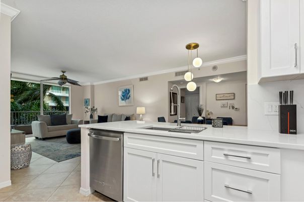 Dining room, Interior, Kitchen, Living room, Pendant Lights, Stainless Steel Appliances