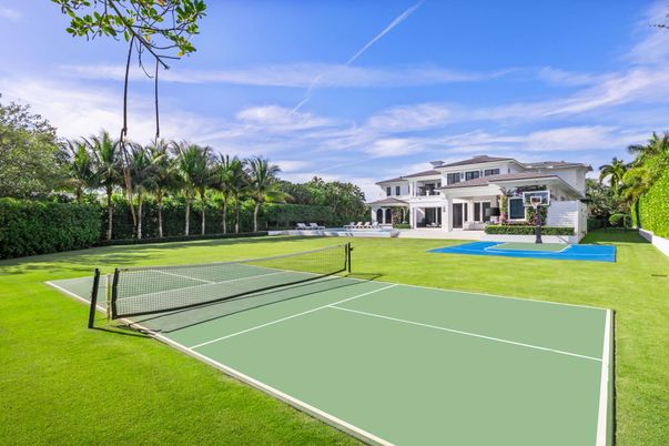 Exterior, Tennis Courts
