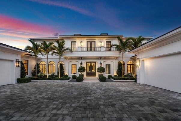 Attached, Exterior, Facade, Mediterranean
