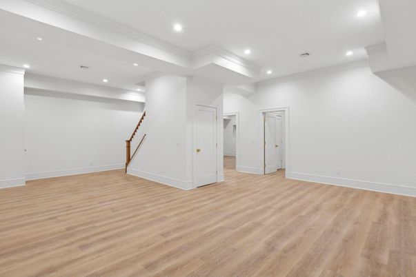Empty room, Interior, Recessed Lighting, Wood Texture Flooring