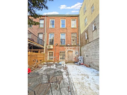 Exterior, Facade, Brick Facade, Rowhouse