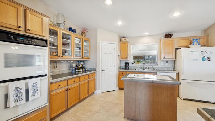 Interior, Kitchen, Recessed Lighting, Tile Countertops
