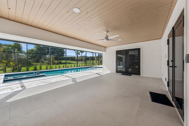 Interior, Pool, Recessed Lighting, Sun Room