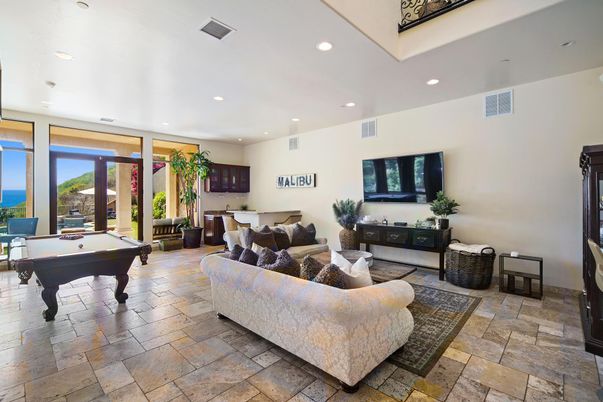 Billiard Table, Game Room, Interior, Living room, Recessed Lighting