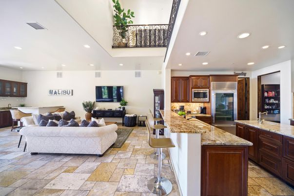 Interior, Kitchen, Living room, Recessed Lighting, Stainless Steel Appliances