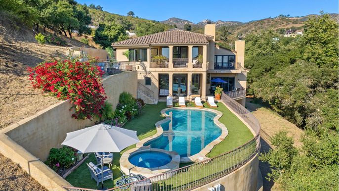 Exterior, Pool
