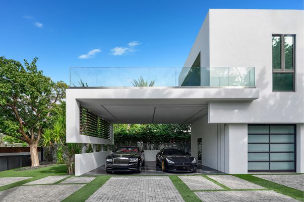 Attached, Exterior, Facade, Modern