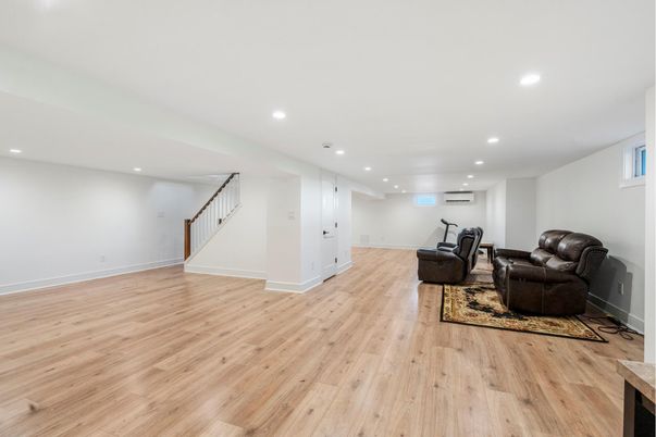 Interior, Recessed Lighting, Wood Texture Flooring