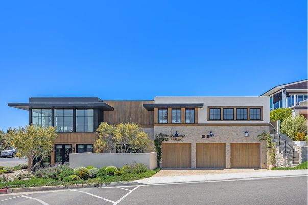 Attached, Exterior, Facade, Modern
