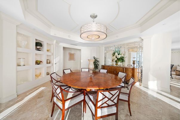 Dining room, Interior