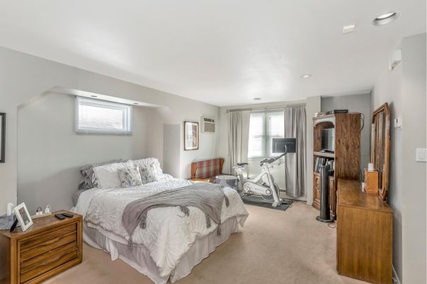 Bedroom, Fitness Equipment, Interior, Recessed Lighting
