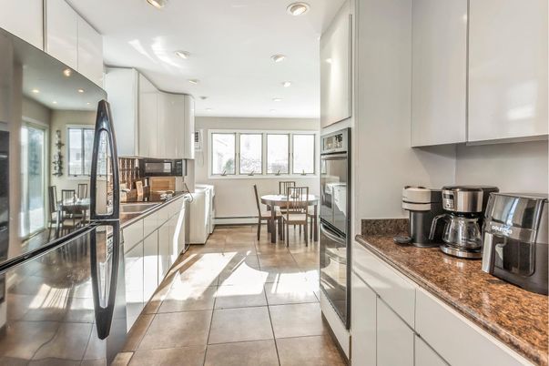 Dining room, Interior, Kitchen, Recessed Lighting, Stainless Steel Appliances