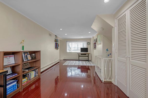 Interior, Recessed Lighting, Wood Texture Flooring