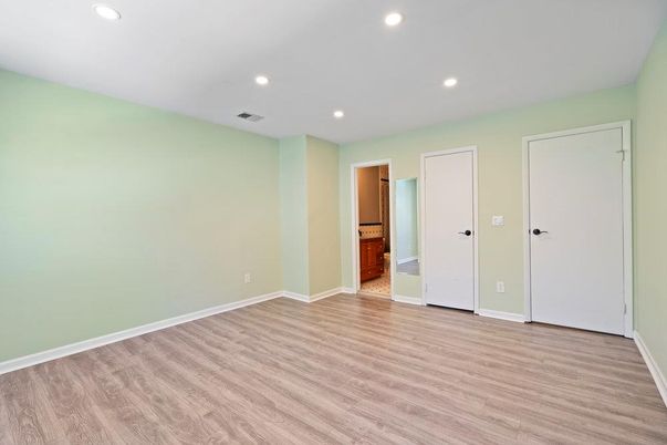 Empty room, Interior, Recessed Lighting, Wood Texture Flooring