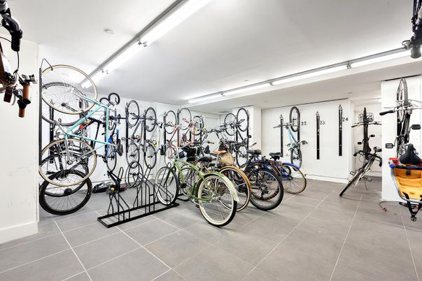 Garage, Interior